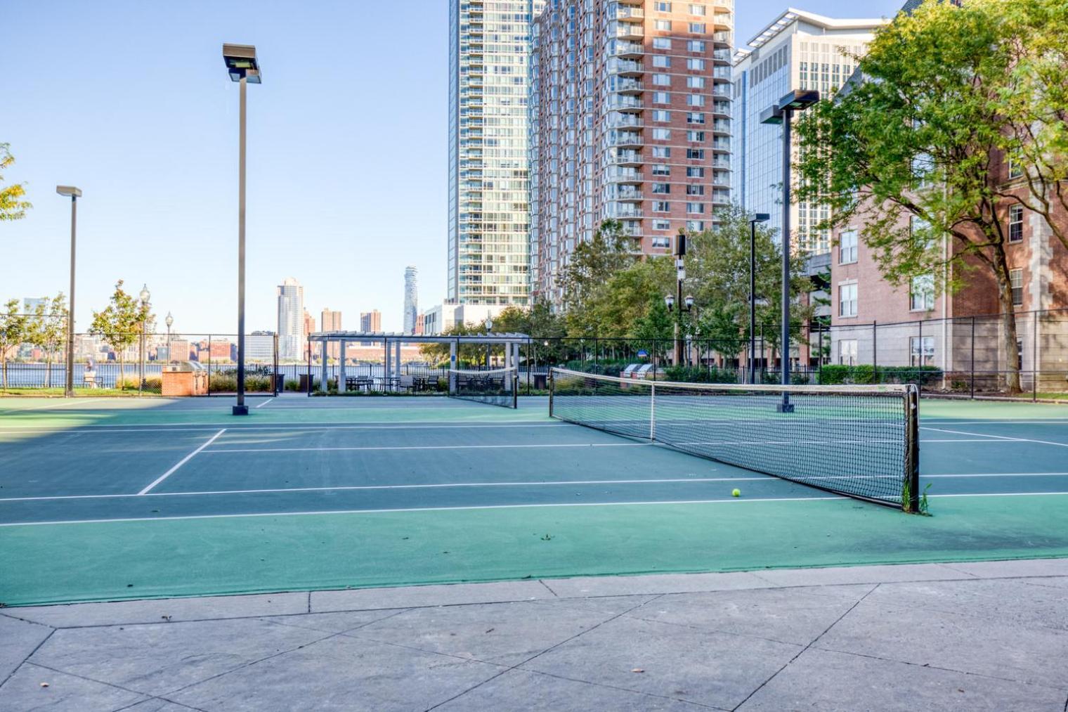 Jersey 2br W Wd Gym Elevator Nr Path Nyc-672 *