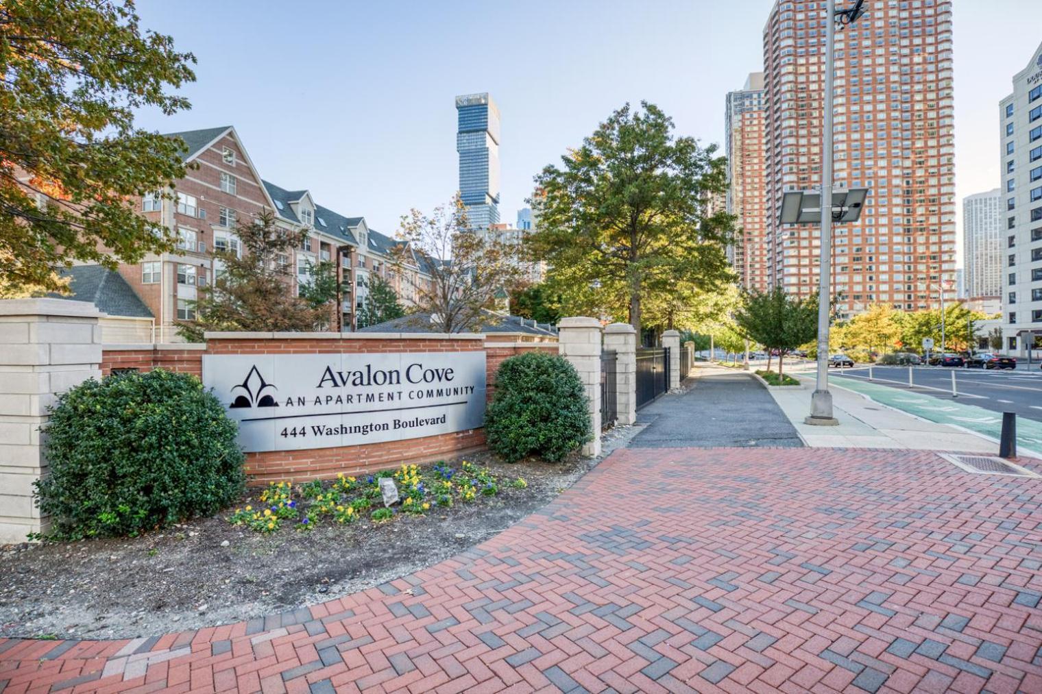 Jersey 2br W Wd Gym Elevator Nr Path Nyc-672