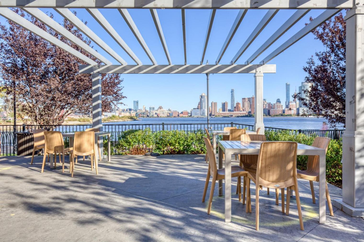 Jersey 2br W Wd Gym Elevator Nr Path Nyc-672 *