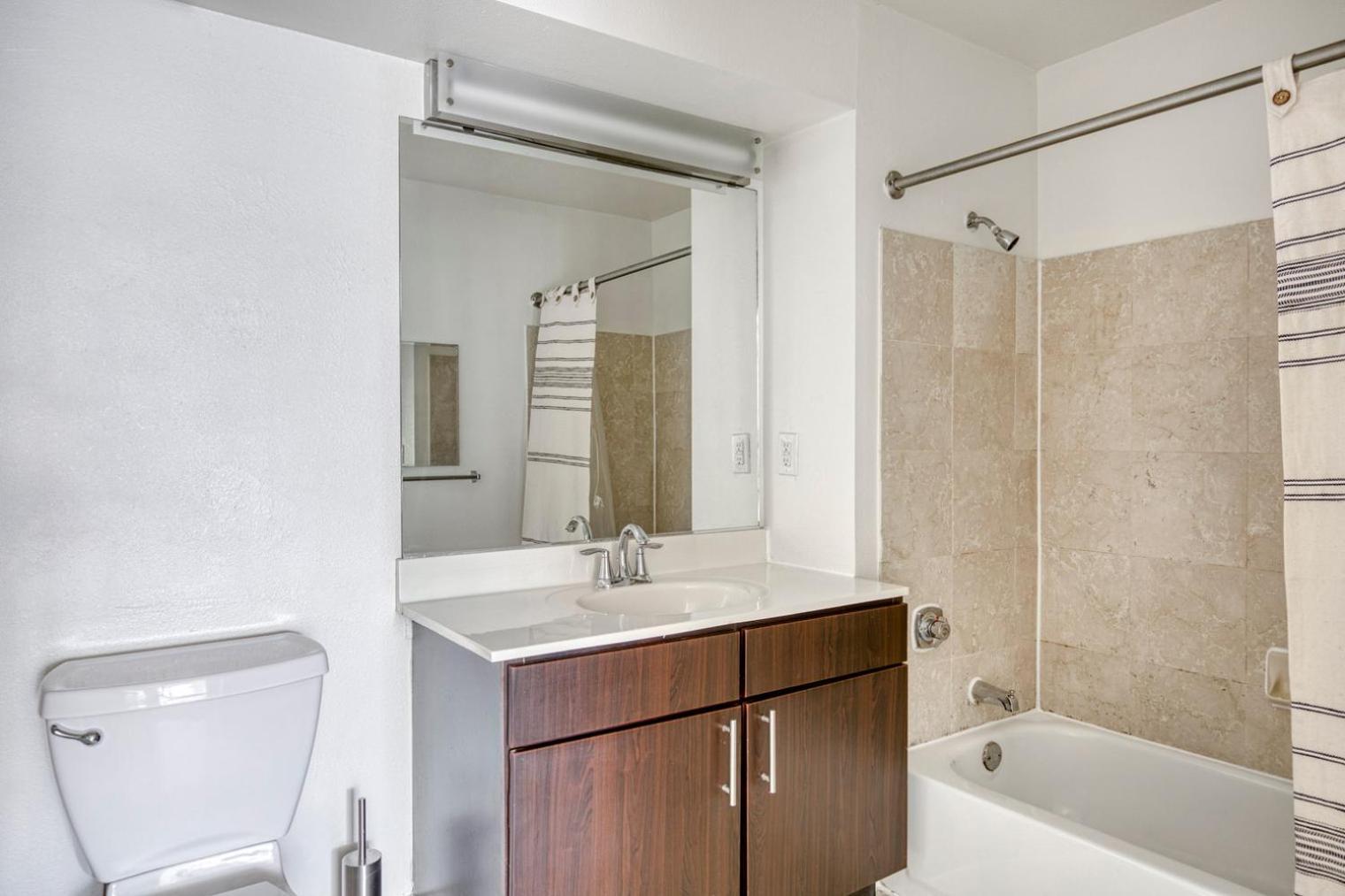 Jersey 2br W Wd Gym Elevator Nr Path Nyc-672 Apartment